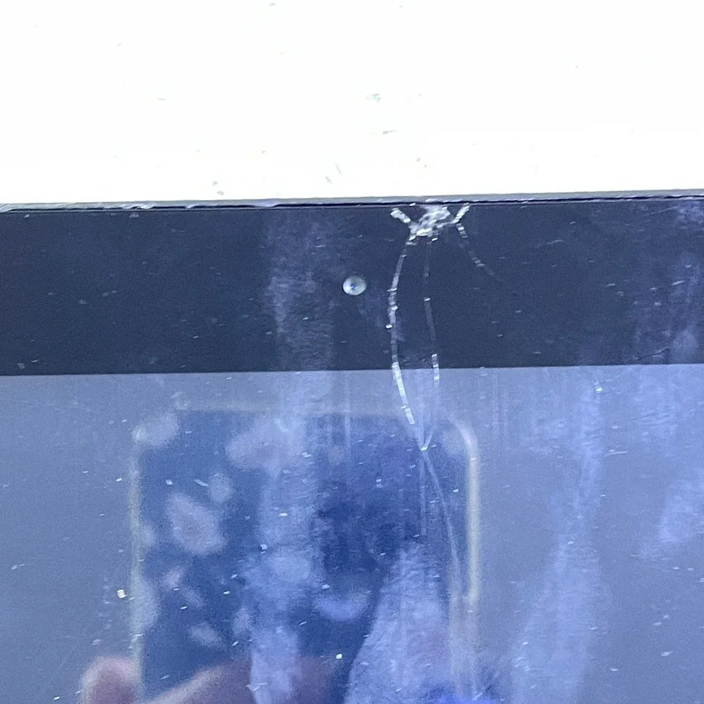 Apple iPad 7th Gen Black WiFi Cracked Screen For Parts Repair Only‎ Not Working